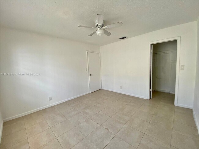 Building Photo - 1034 NW 8th Ave