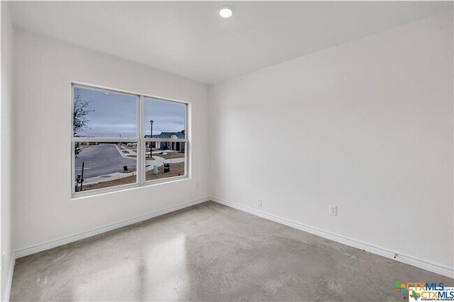 Building Photo - 1210 Lehmann Dr