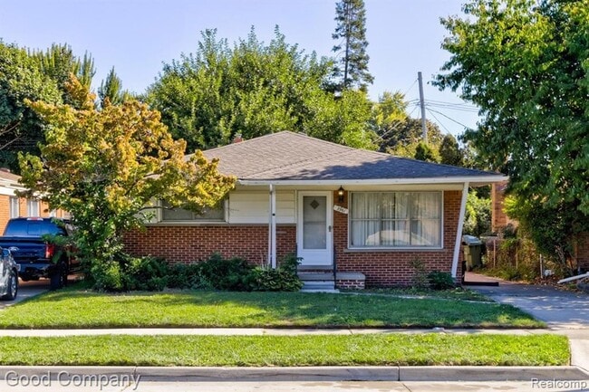 Primary Photo - 8961 Laurence Ave