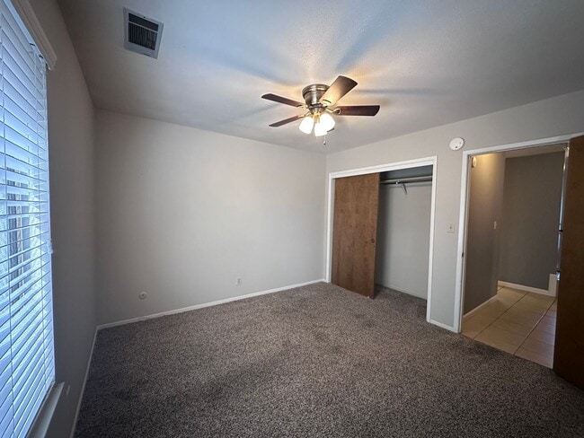 Building Photo - NW Visalia Home Coming Soon!