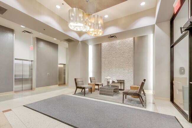 Building Photo - 435 W Erie St