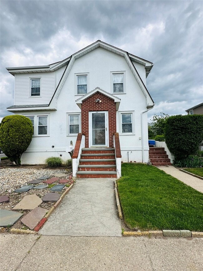 Primary Photo - 518 Lindell Blvd
