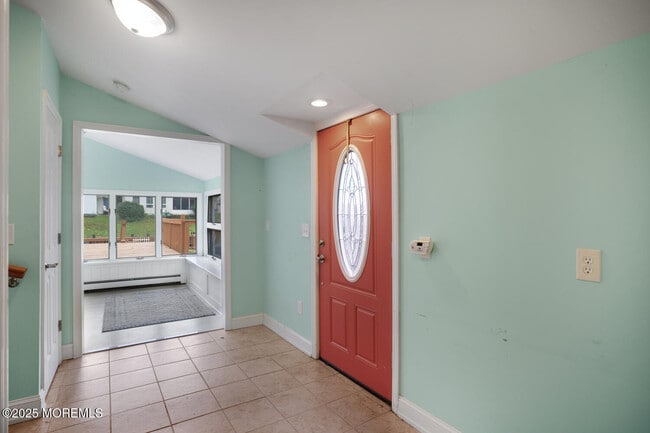 Building Photo - 9 Admiral Dr