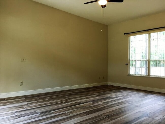 Building Photo - 4414 SW 91st Dr