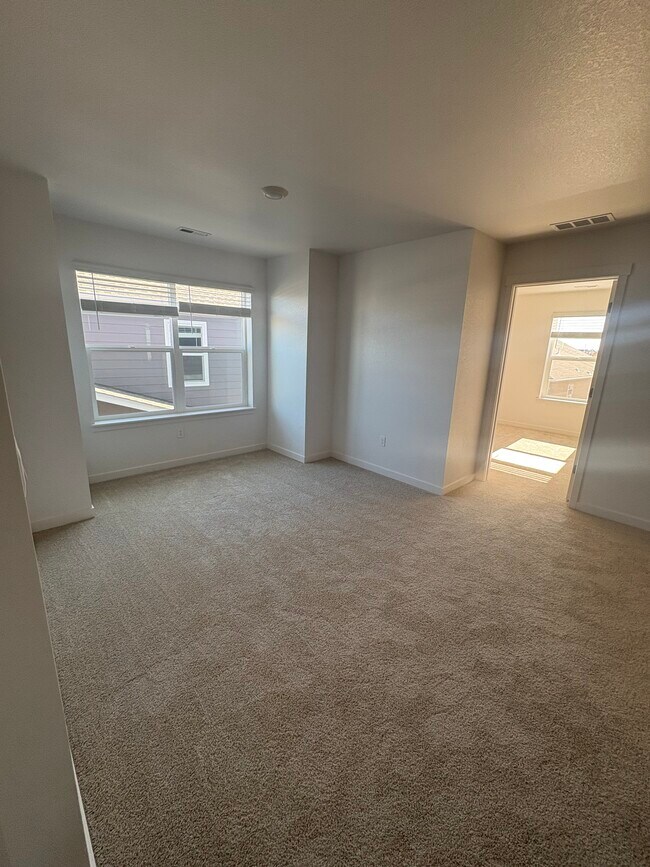 Building Photo - 4754 Hatcher Dr