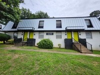 Building Photo - 2B/1B Townhome