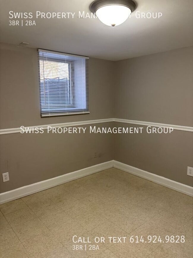 Building Photo - 804 1/2 E Main St-