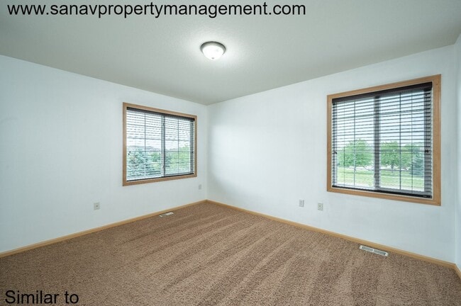 Building Photo - "Charming Family Haven: 2-Bed, 1.5-Bath Home with Versatile Loft in Prime Location"