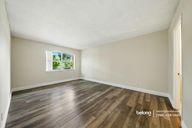 Building Photo - 17901 NW 68th Ave