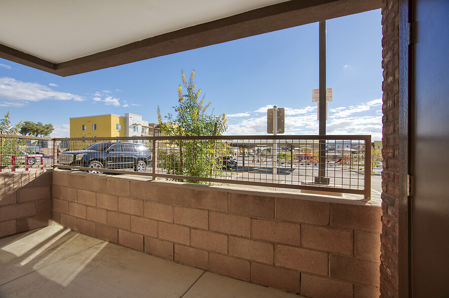 Building Photo - Centerline on Glendale Phase II