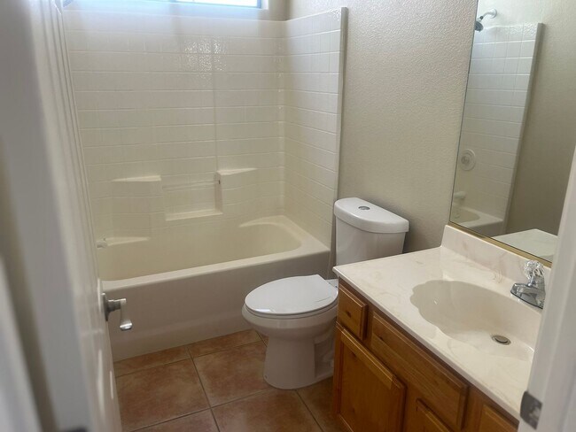 Building Photo - Beautiful Home In Sun Lakes Village