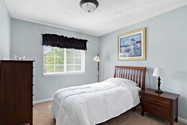 Building Photo - 806 N Knudson St