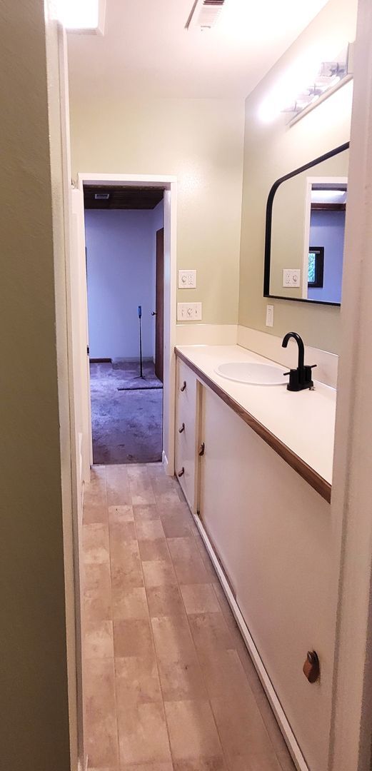 Building Photo - Cabin Style Home, 2 Bedroom - Bellingham, Toledo St