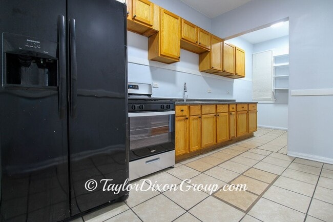 Building Photo - 5407 S Indiana Ave