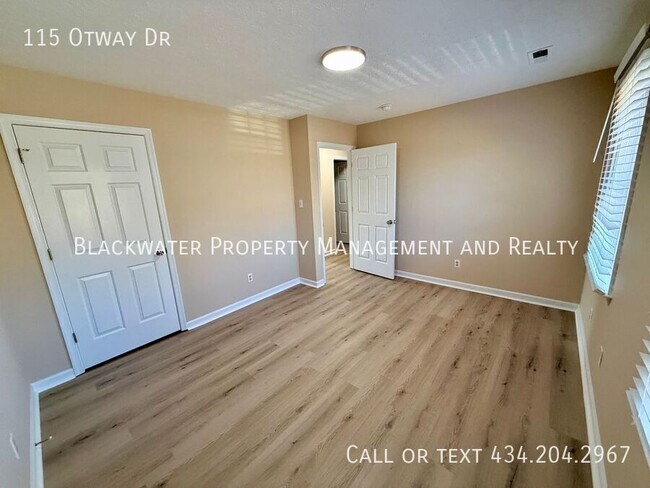 Building Photo - 115 Otway Dr