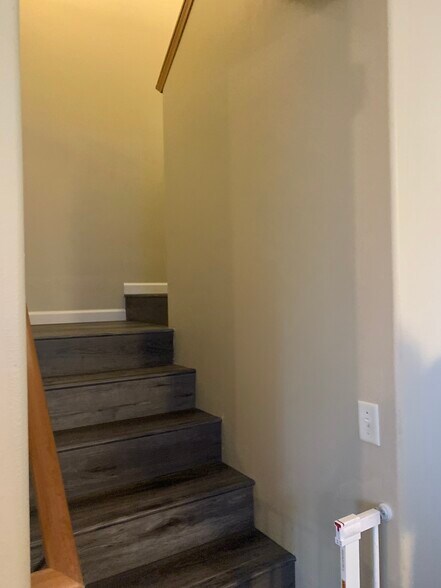 Stairs - 206 E Illinois St