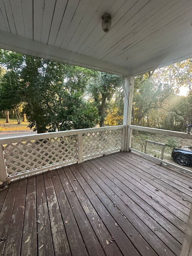 Building Photo - 322 Oakland Ave