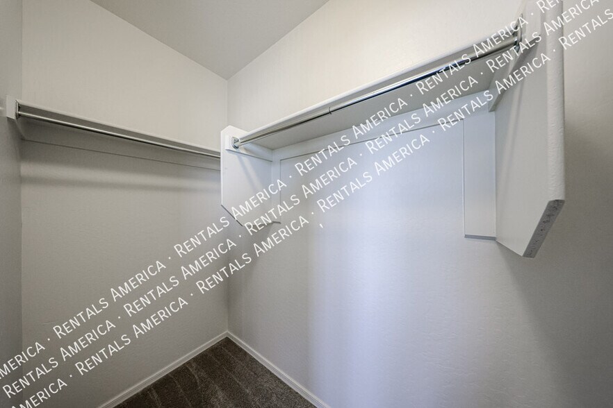 Building Photo - 270 N Scott Dr