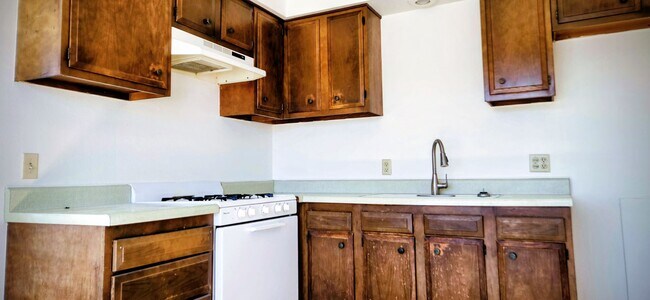 Building Photo - 224