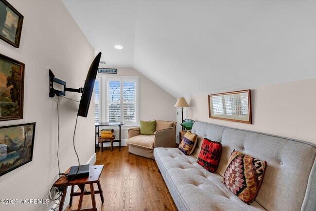 Building Photo - 513 Morris Ave