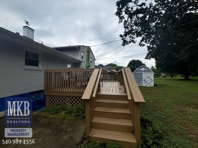 Building Photo - 3158 Galloway Dr