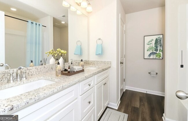 Building Photo - 24 Creekwater Dr