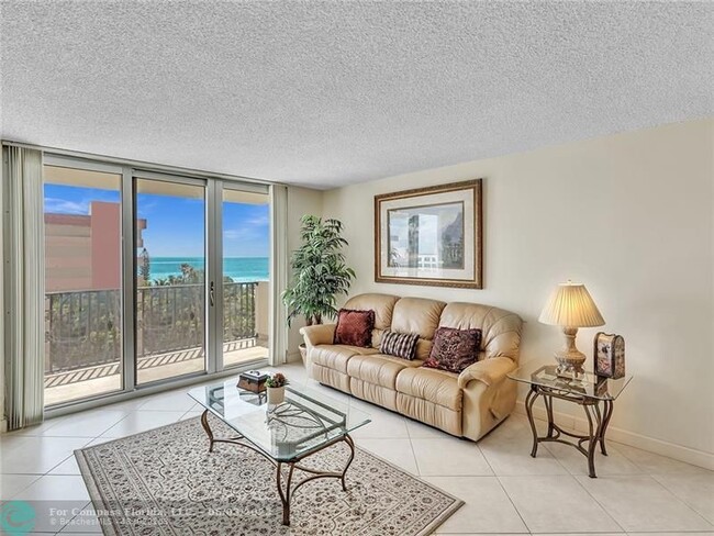 Building Photo - 1150 Hillsboro Mile-