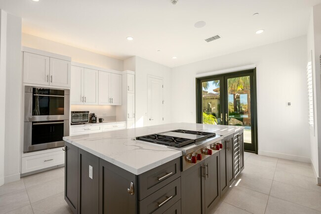 Building Photo - 75642 Via Livorno