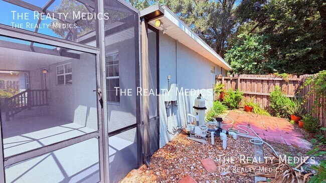 Building Photo - 1106 Helen Dr
