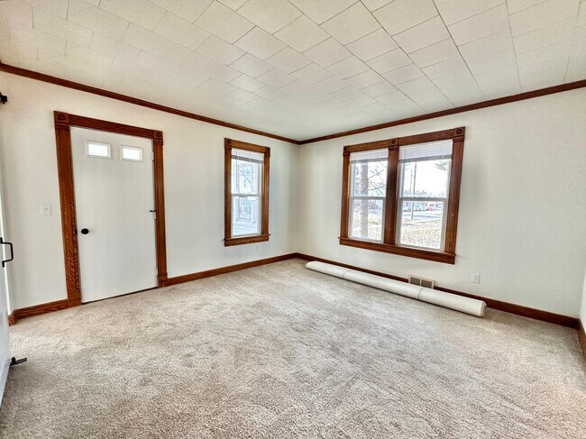 Building Photo - 1008 Giles St