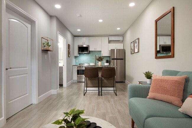 Building Photo - 1158 7th St S