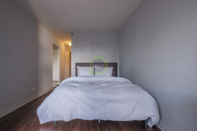 Building Photo - 454 E Ohio St