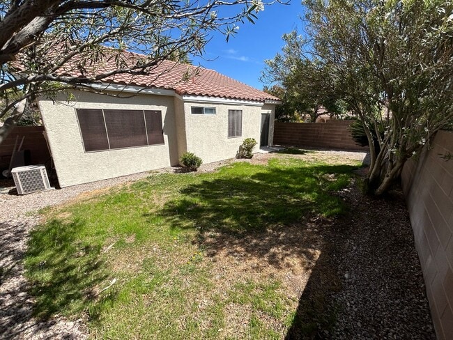 Building Photo - Cozy 3Bed/2Bath/2Car Residence located in beautiful Summerlin!