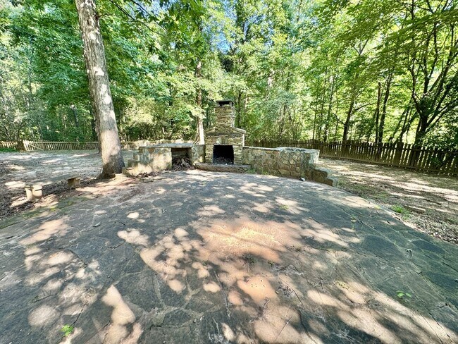 Building Photo - 431 Whitewater Tr