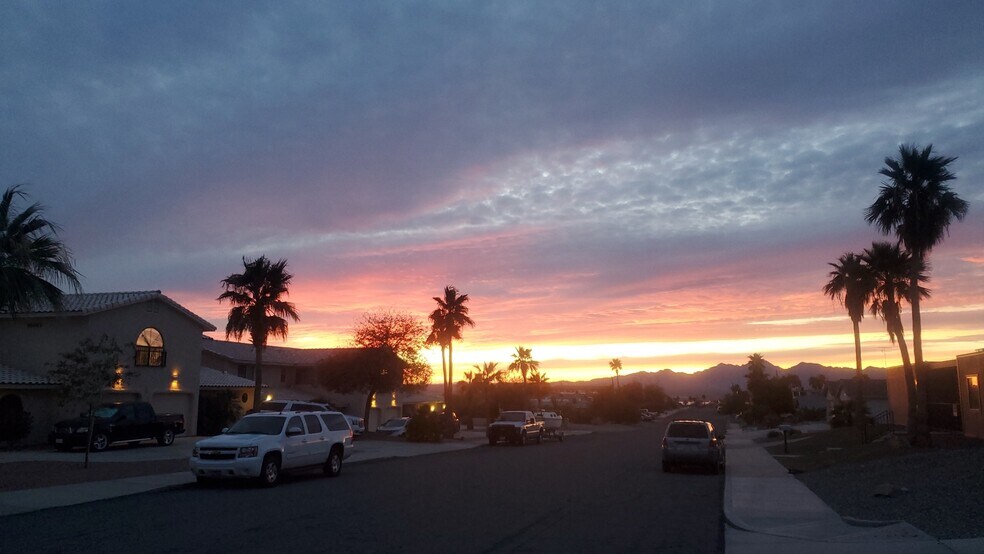Sunset - Injo Dr. - 2095 Mesquite Ave