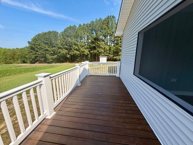 Building Photo - Magnolia Drive is Ready for YOU!