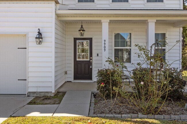 Building Photo - Beautiful Rental in Coosaw Preserve