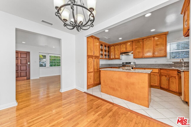 Building Photo - 4221 Stewart Ave