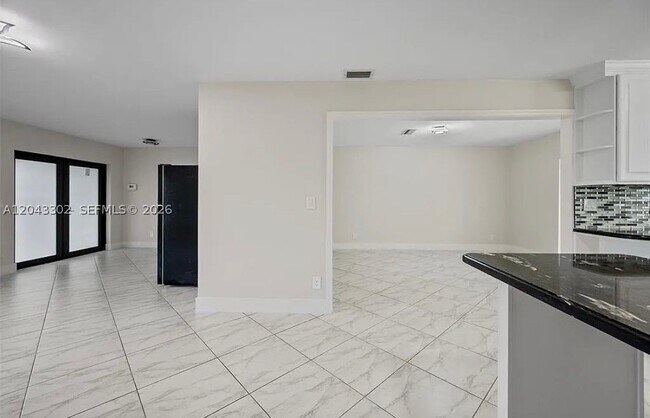Building Photo - 5320 Fillmore St