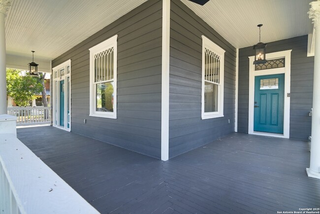 Building Photo - 207 Loretta Pl