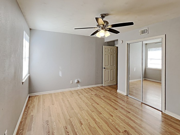 Building Photo - 4731 Bedford Dr