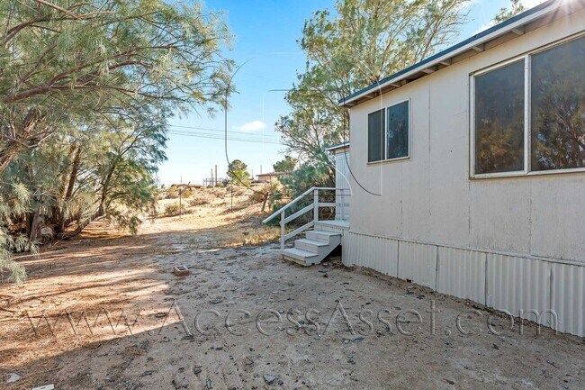 Building Photo - Affordable 2 Bedroom with Yard Space & Functional Layout