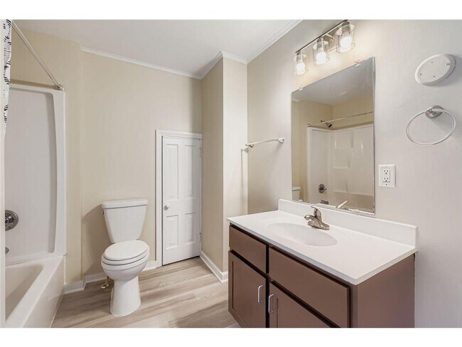 Building Photo - 2630 14th Ave S