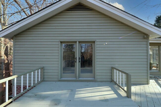 Building Photo - Luxury Kingsmill Treehouse Retreat | 7BR Custom Home with Private Suite