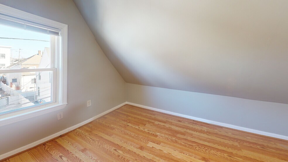 Building Photo - 50 Plymouth St