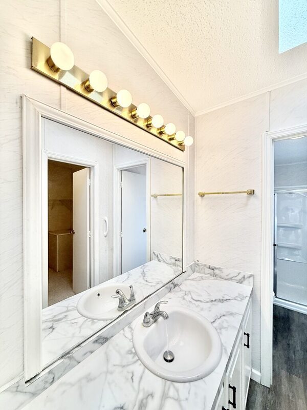 Building Photo - 43 Sargent St