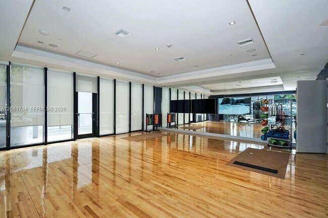 Building Photo - 1010 Brickell Ave