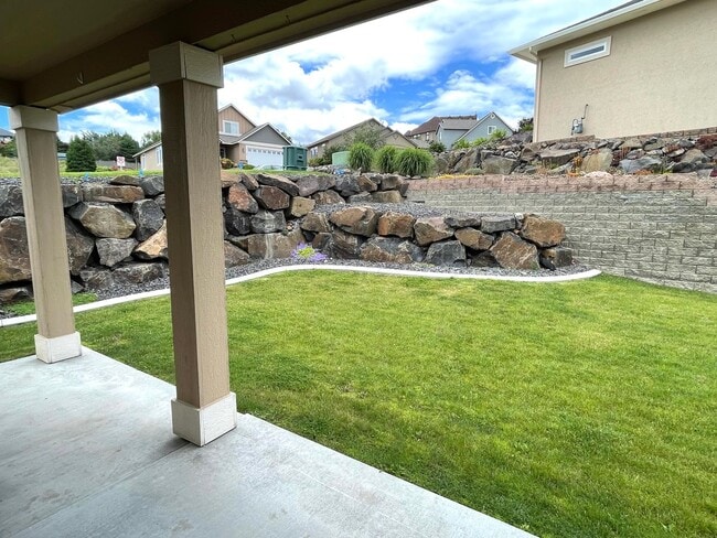 Building Photo - Beautiful Corner Lot Home for Rent in Badg...