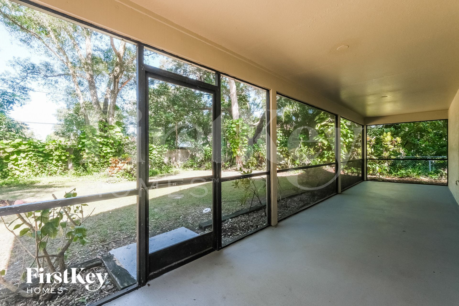 Building Photo - 906 Hart St