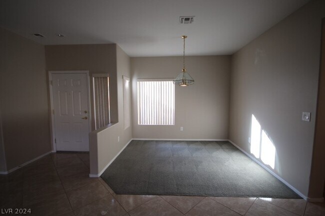 Building Photo - 2112 Mountain City St